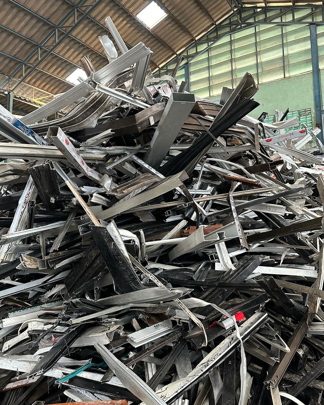 Industrial aluminum 6061 scrap sections sorted for export supply