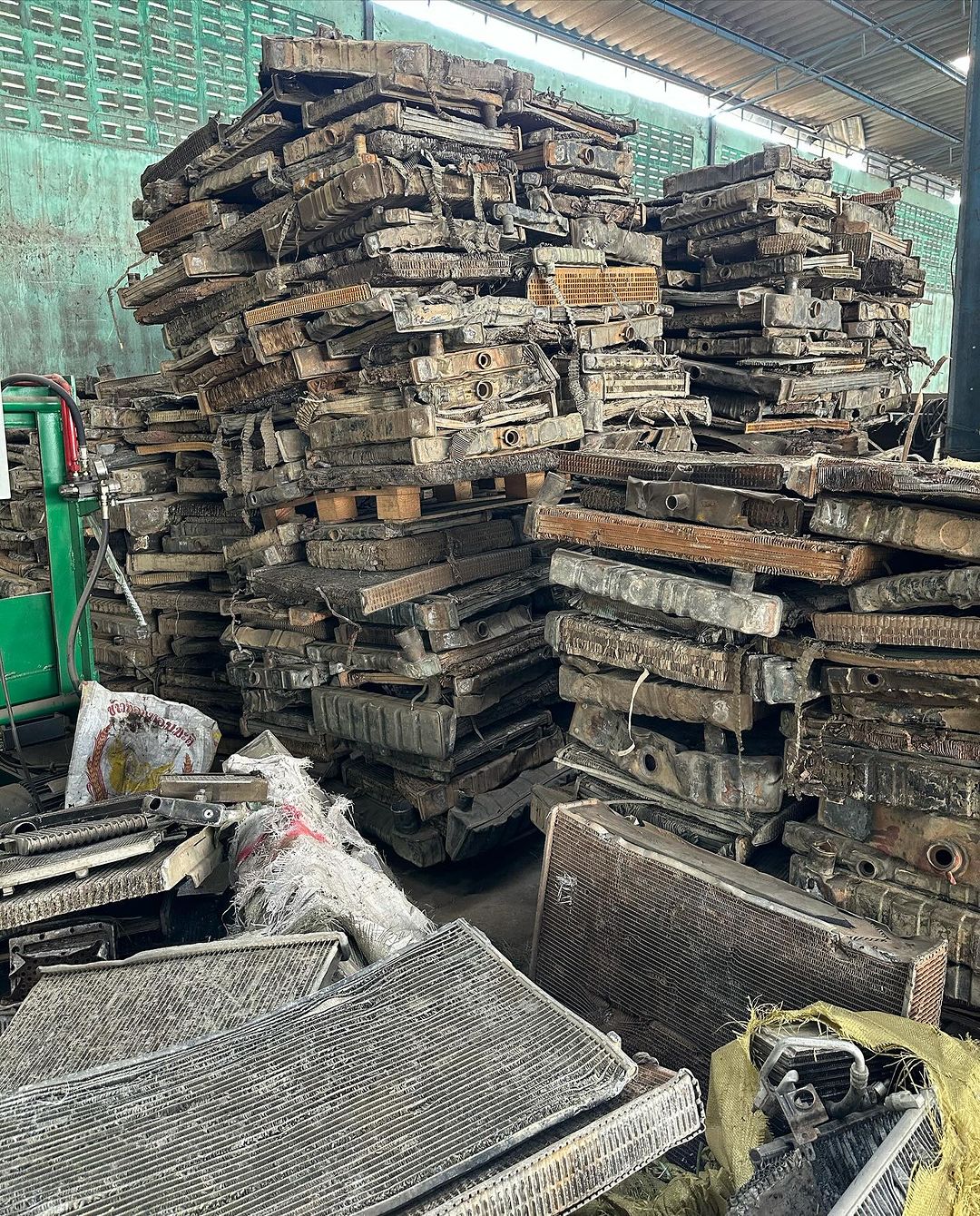 Aluminum radiator scrap with copper tubes - automotive recycling material