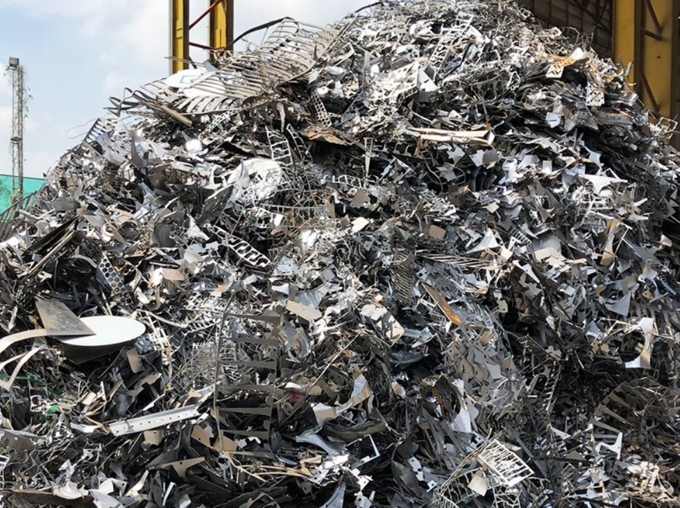 Busheling industrial steel scrap - new black clippings and factory bundles for premium recycling