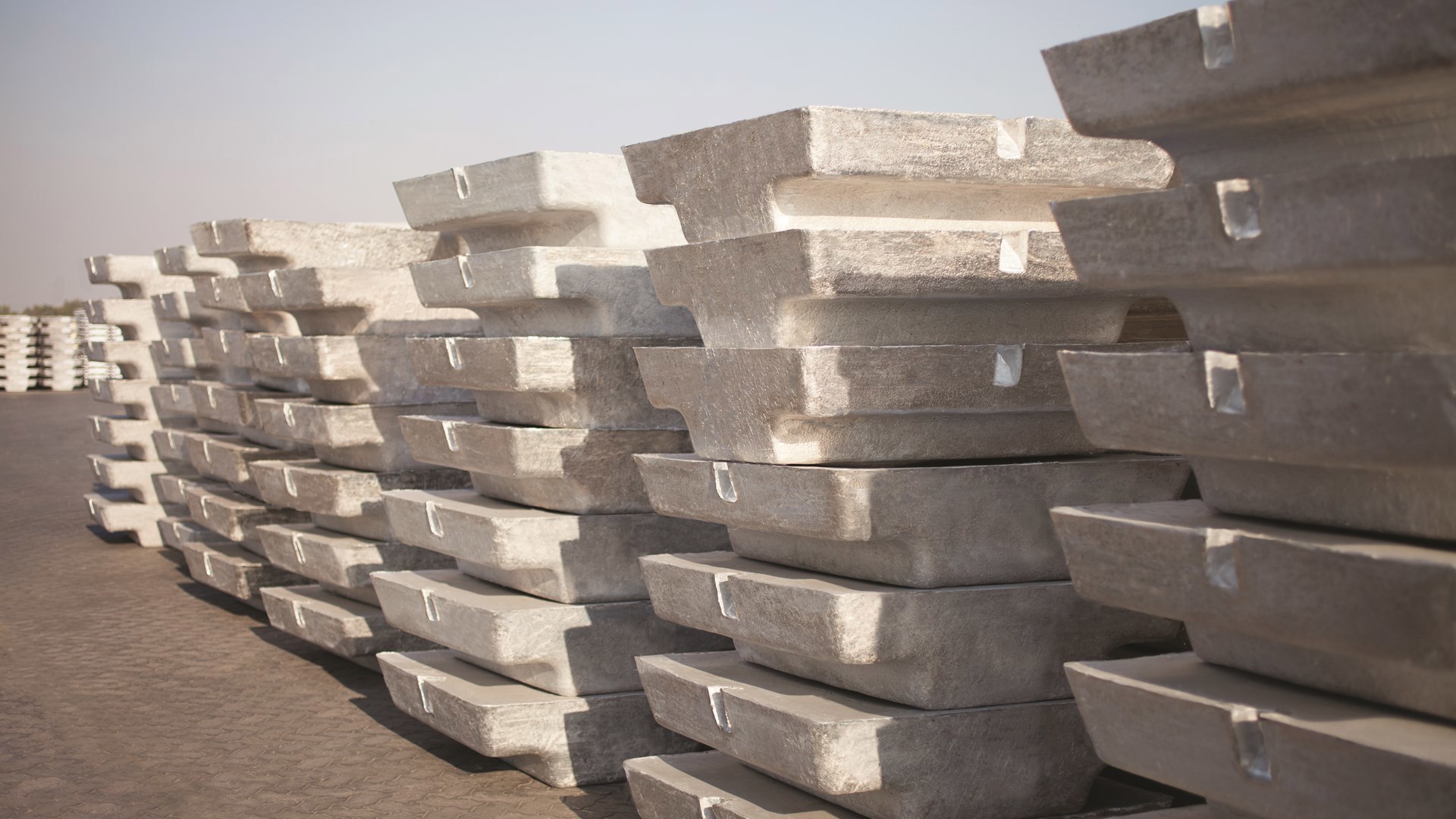 Pure aluminum ingot sow primary grade - LME quality for alloy production