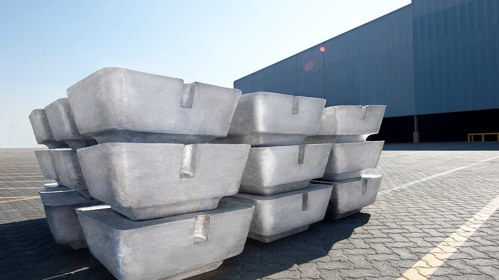 Primary aluminum sow ingot 99.7% - large format for rolling mills